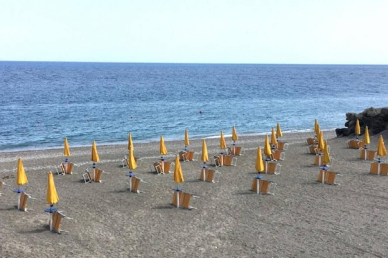 Casa Vacanze Thea Giardini Naxos Exteriér fotografie